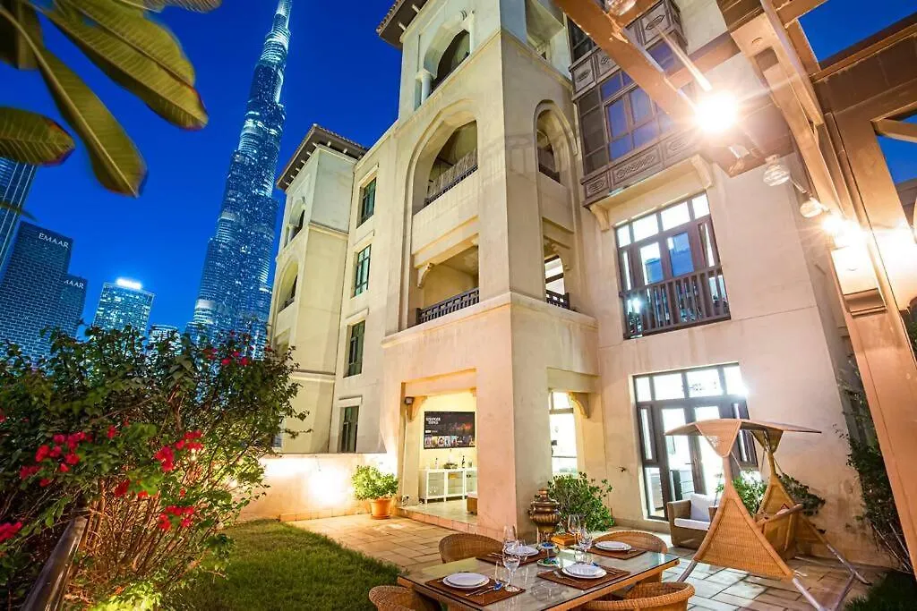 Tranquil Oasis- 2Bedroom, Connected To Dubai Mall 0*,  Förenade Arabemiraten